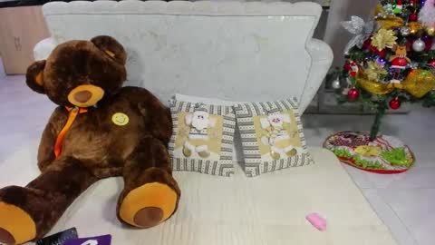 Marcela online show from December 4, 11:10 am