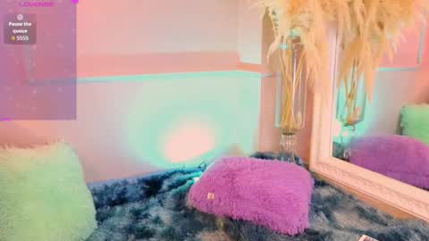   online show from November 20, 8:28 pm