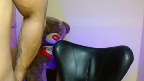 Snapshot of romanpearce_ chatting on January 22, 10:26 pm Roman online show from January 22, 10:26 pm