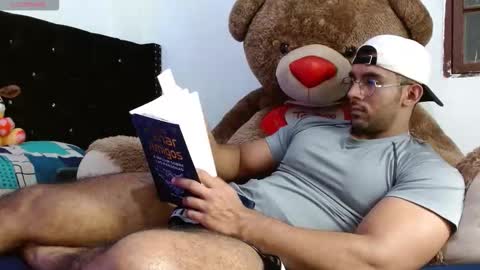 Snapshot of romanpearce_ chatting on October 8, 8:48 pm Roman online show from October 8, 8:48 pm
