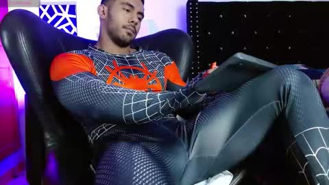 Snapshot of romanpearce_ chatting on October 5, 6:04 pm Roman online show from October 5, 6:04 pm