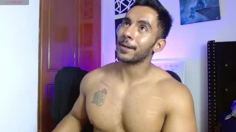 Snapshot of romanpearce_ chatting on September 13, 8:44 pm Roman online show from September 13, 8:44 pm