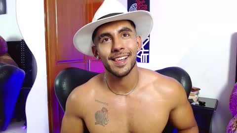 Snapshot of romanpearce_ chatting on March 7, 12:15 am Roman online show from March 7, 12:15 am