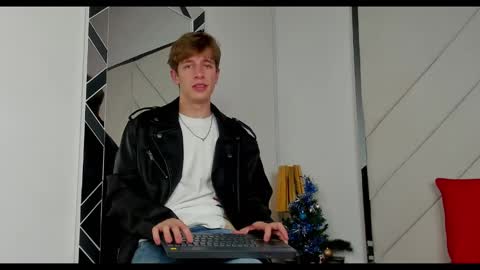 Romeo Ricci online show from January 1, 6:47 am