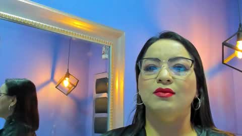 Snapshot of romina017 chatting on October 2, 1:59 am Romi online show from October 2, 1:59 am
