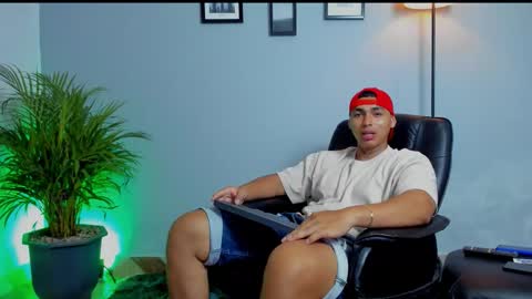 RonnieCanford online show from February 20, 4:56 am