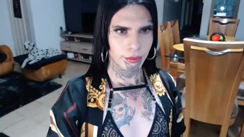 herreraisa offical online show from February 8, 9:24 am