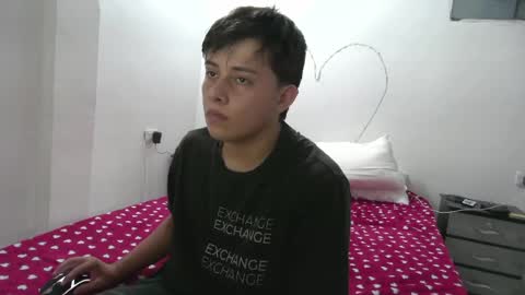 roomseclipse online show from June 10, 2:44 am