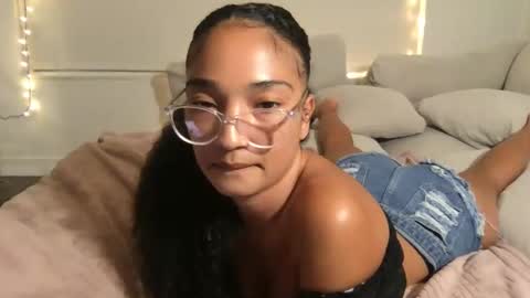 Snapshot of rosalinatoosexy chatting on September 17, 5:55 am Rosalina online show from September 17, 5:55 am