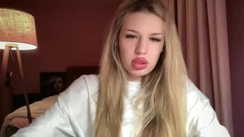 Rosalina online show from October 1, 9:02 pm