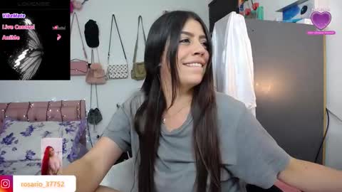 Snapshot of rosario_1996 chatting on October 10, 4:51 am rosario_1996 online show from October 10, 4:51 am