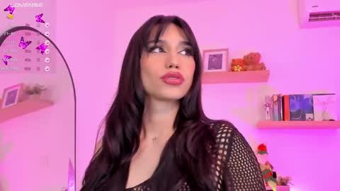 Snapshot of rose__saenz chatting on December 11, 1:05 am Rose Saenz online show from December 11, 1:05 am