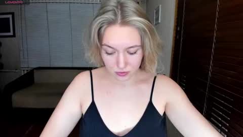 Rose but u can call me princess online show from December 8, 8:25 pm