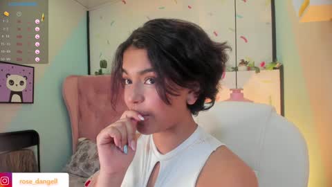 Rose online show from December 10, 5:33 pm