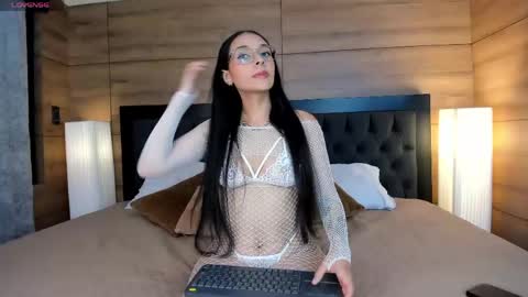 roseaurora online show from March 21, 10:42 am