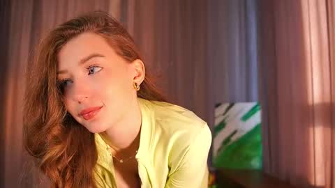 Snapshot of rosellegaeta chatting on October 8, 4:51 am Elsa online show from October 8, 4:51 am