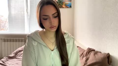 Mimi online show from November 3, 12:28 pm