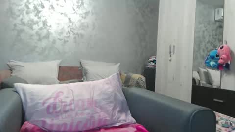 Lovepinklilly online show from September 14, 9:05 pm