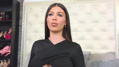 Snapshot of rosevanessa chatting on October 20, 5:56 am Gabriela online show from October 20, 5:56 am