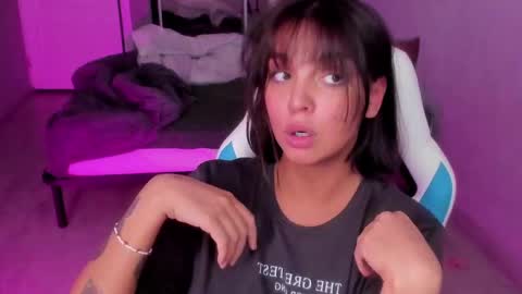 Roshelle online show from January 22, 10:59 pm