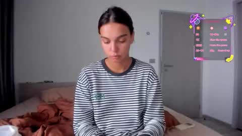 Roshelle online show from December 5, 6:45 am