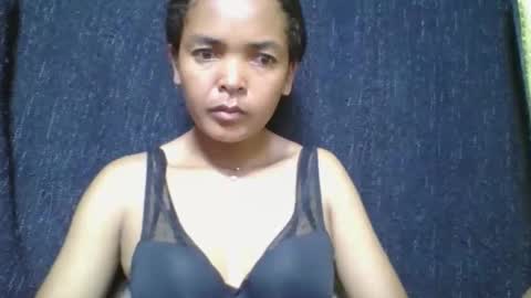 rosia685234 online show from April 16, 2:33 am