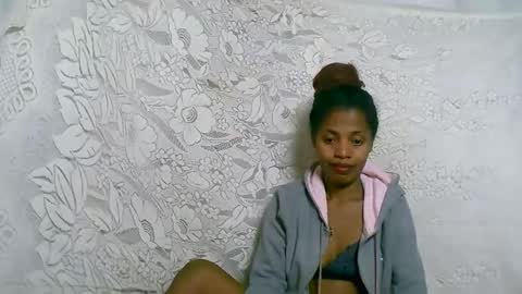 Snapshot of rosiahot1 chatting on October 1, 3:49 am rosia online show from October 1, 3:49 am