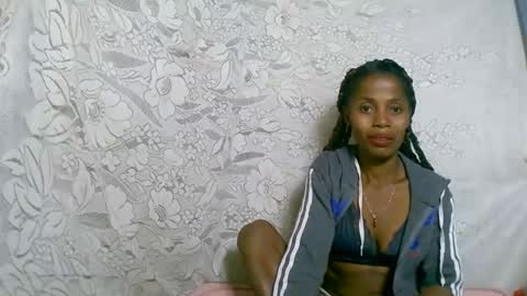 Snapshot of rosiahot1 chatting on September 25, 3:24 am rosia online show from September 25, 3:24 am