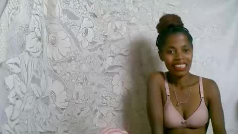 Snapshot of rosiahot1 chatting on September 18, 2:48 am rosia online show from September 18, 2:48 am