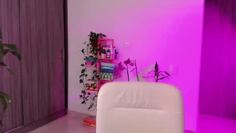 Im Ross   online show from October 4, 8:17 pm