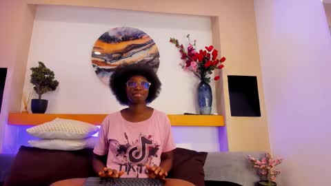 rouselux online show from February 19, 9:03 pm