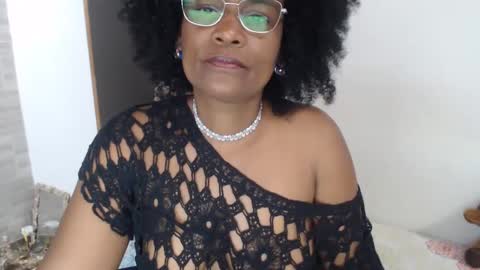 Snapshot of roushlove chatting on February 5, 8:57 pm luxa online show from February 5, 8:57 pm