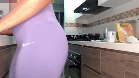 Rouss marie henao  online show from March 12, 12:09 am