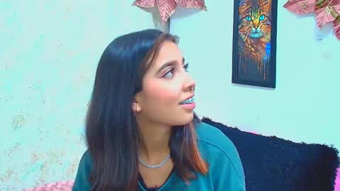 Snapshot of rousse_violet chatting on January 24, 12:52 am rousse_violet online show from January 24, 12:52 am