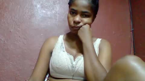 rovaelyah online show from October 22, 2:37 am