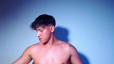 rowanboy23 online show from May 3, 2:28 am