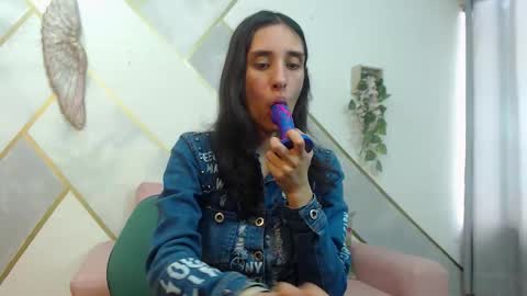   online show from October 21, 8:45 pm