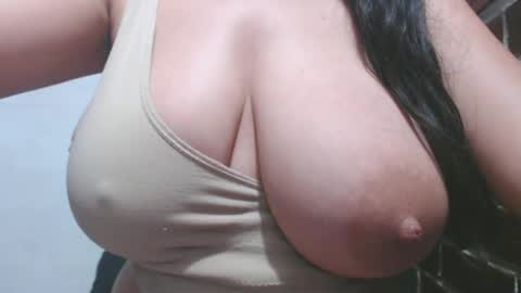 Snapshot of roxanbahottt chatting on March 7, 2:45 pm roxxy online show from March 7, 2:45 pm