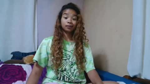 roxanne_98 online show from October 10, 3:12 am