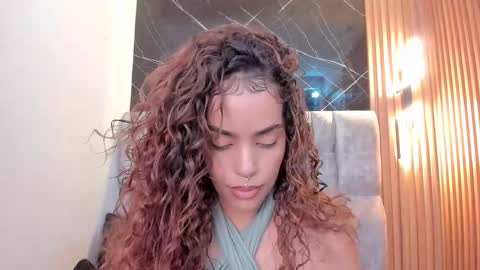 Snapshot of roxanne_dl chatting on September 16, 12:29 pm Roxanna online show from September 16, 12:29 pm