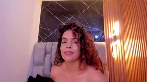 Snapshot of roxanne_dl chatting on September 9, 3:23 pm Roxanna online show from September 9, 3:23 pm