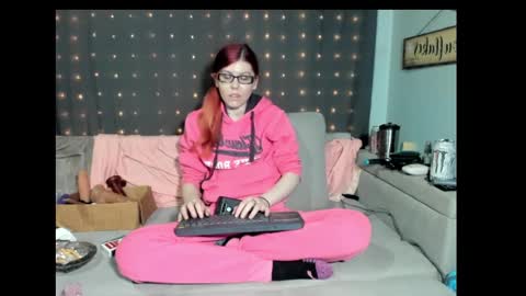 roxihazeleyes online show from March 2, 3:48 pm