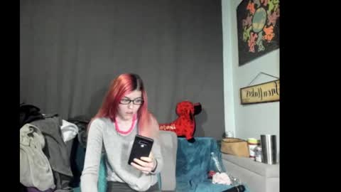 roxihazeleyes online show from September 15, 9:22 am