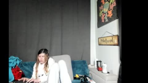 roxihazeleyes online show from January 12, 2:35 pm