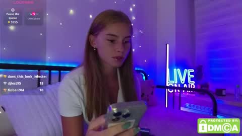 Snapshot of roxxxie_reid chatting on September 11, 9:49 pm Roxieex ABBY online show from September 11, 9:49 pm
