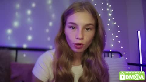 Snapshot of roxxxie_reid chatting on October 14, 9:07 pm Roxieex ABBY online show from October 14, 9:07 pm