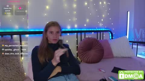 Snapshot of roxxxie_reid chatting on September 20, 9:51 pm Roxieex ABBY online show from September 20, 9:51 pm