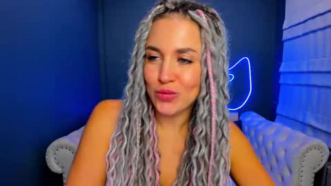 Roxy online show from October 7, 1:45 am