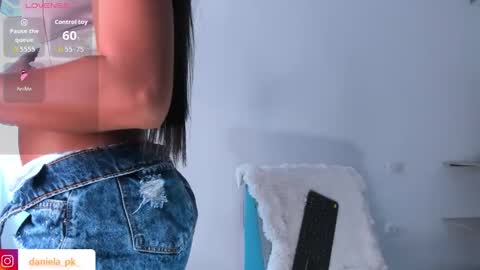 R O X Y  online show from September 25, 7:32 pm