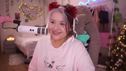 roxysuh online show from December 22, 7:59 am